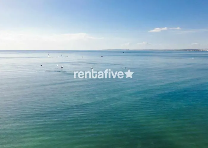 Rentafive - 120m2 - Ascensor - 2min Playa